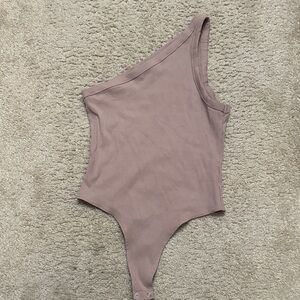 One-Shoulder taupe bodysuit